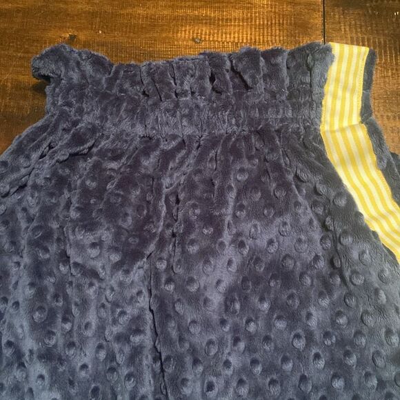 Navy Blue bathroom robe wrap with Yellow Embroidery Alpha Sigma Alpha Logo - Picture 4 of 7